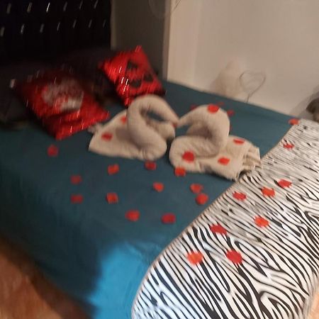 מוסקרון Spabyelleetlui Spa Rouge Ou Bleu מראה חיצוני תמונה