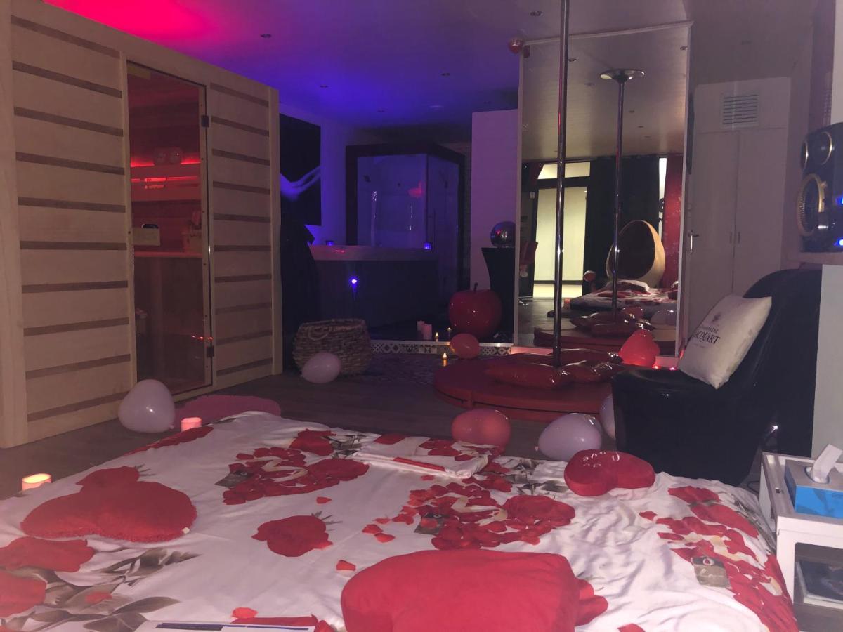 מוסקרון Spabyelleetlui Spa Rouge Ou Bleu מראה חיצוני תמונה