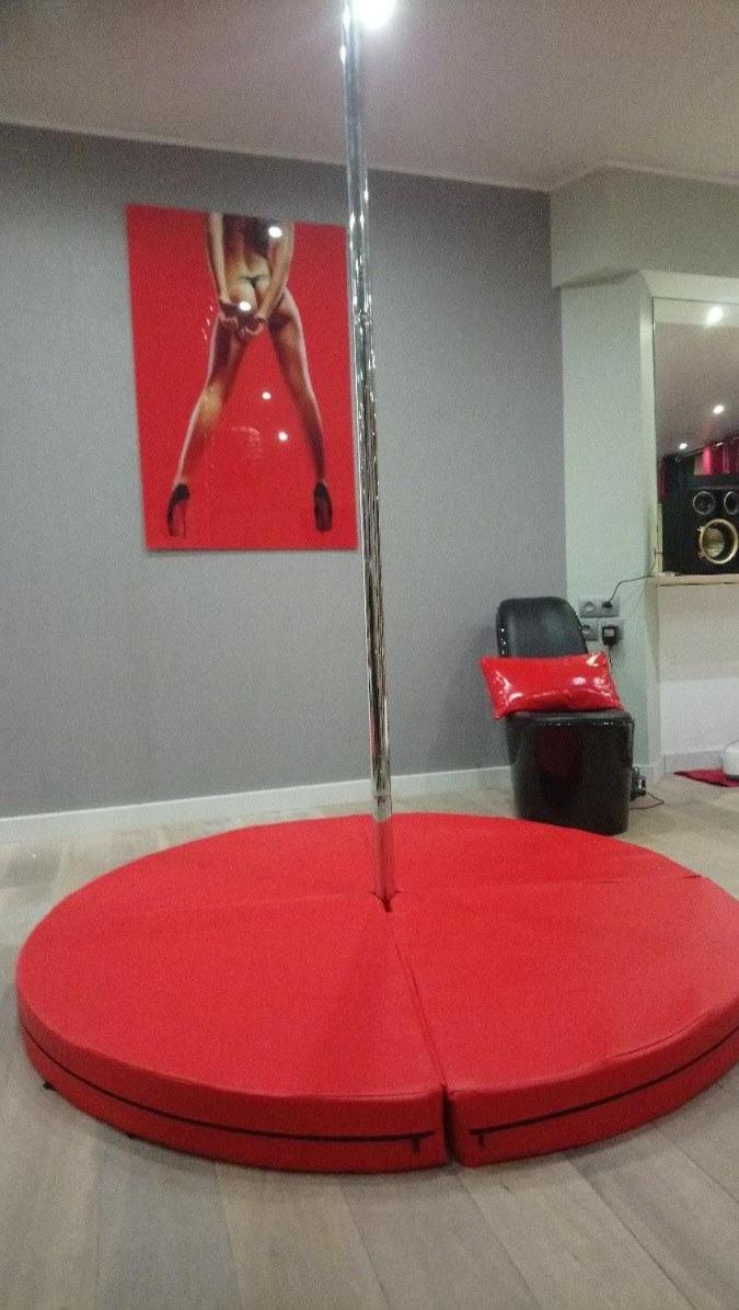 מוסקרון Spabyelleetlui Spa Rouge Ou Bleu מראה חיצוני תמונה