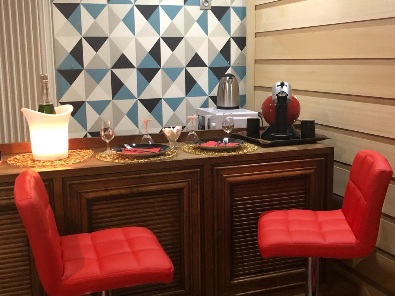 מוסקרון Spabyelleetlui Spa Rouge Ou Bleu מראה חיצוני תמונה